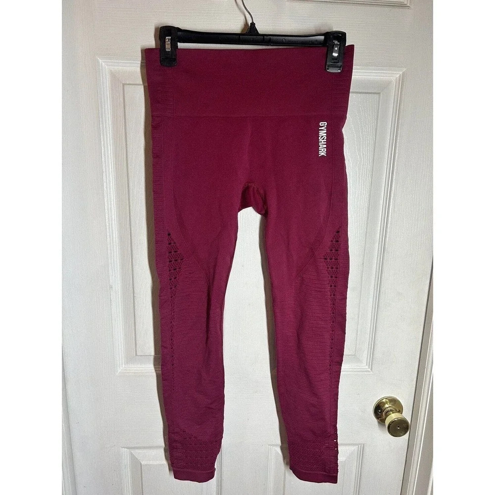 Gymshark Energy Seamless Leggings Women Size Medium Beet Red Cropped Logo Eyelet